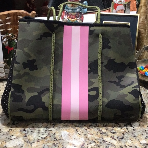 Handbags - NWOT Bubble Gum Pink Stripe Camo Neoprene Bag military